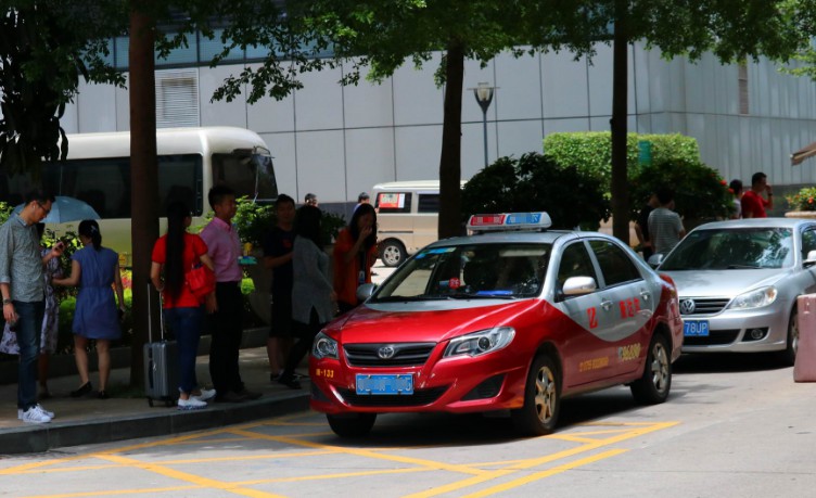 重庆推网约车管理服务系统  助网约车企审核驾驶员信息_O2O_电商报