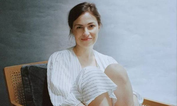 “我有一个秘密，我的生父是史蒂夫·乔布斯”_人物_电商报