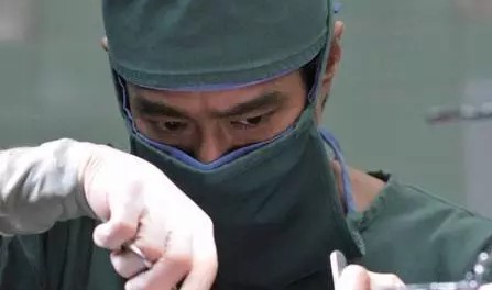 当楼市和股市都面临危险时，政府应该先救哪个？_行业观察_电商报
