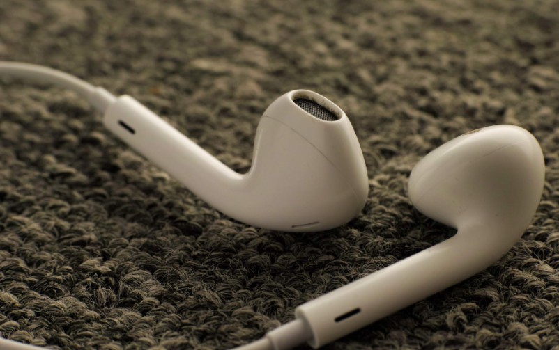 腾讯阴影下的音乐律动：巨头“合纵”或另辟蹊径_行业观察_电商报