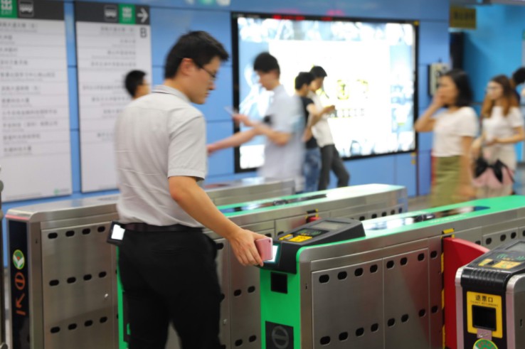 深圳地铁11月底所有闸机可扫码_金融_电商报
