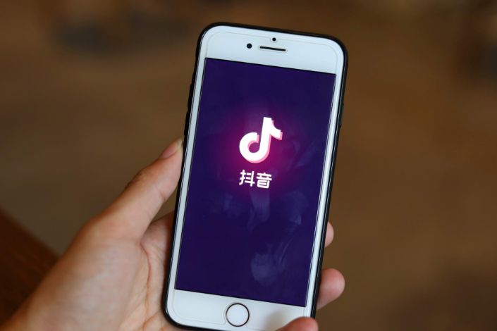 势不可挡！中国的这款软件让Facebook彻底慌了！_行业观察_电商报