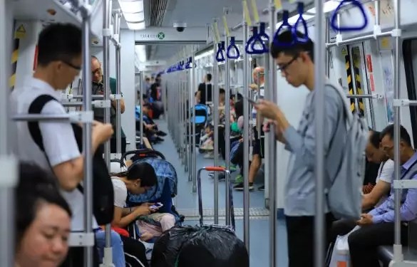 手机市场寒冬已至：魅族跑去卖奶茶，锤子450万存款被冻结!_行业观察_电商报