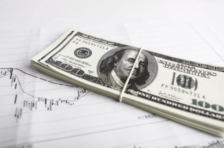 银行理财收益率降至4.38% 关注“春节特供”产品机会_金融_电商报