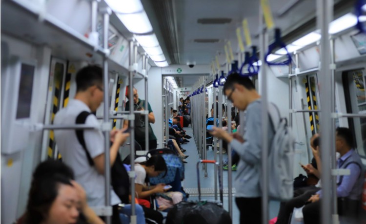 CNNIC报告：中国网民达8.29亿 5G产业化取得初步成果_行业观察_电商报