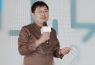 斑马网络“二分天下”，张勇助理空降任联席CEO