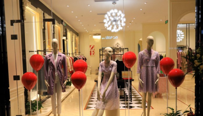 la chapelle ,puella ,7 modifier 及la babité 直营门店削减,终端